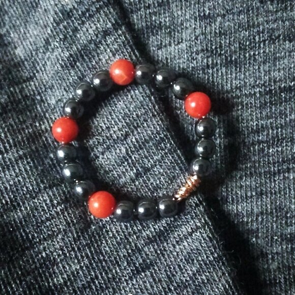 Tranquility! Red Coral & Gray Hematite Beads! S7 Beaded Gemstone Midi Stack Ring - Picture 4 of 7